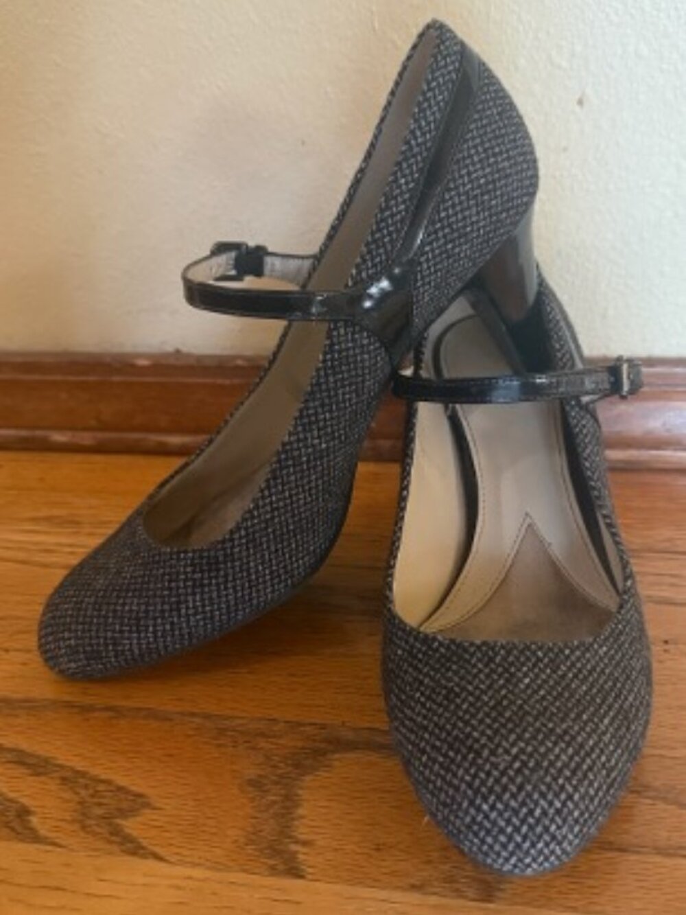 Naturalizer. Heels. 9M